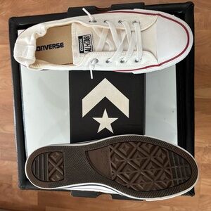 New Converse Ladies Canvas, Size 10.5